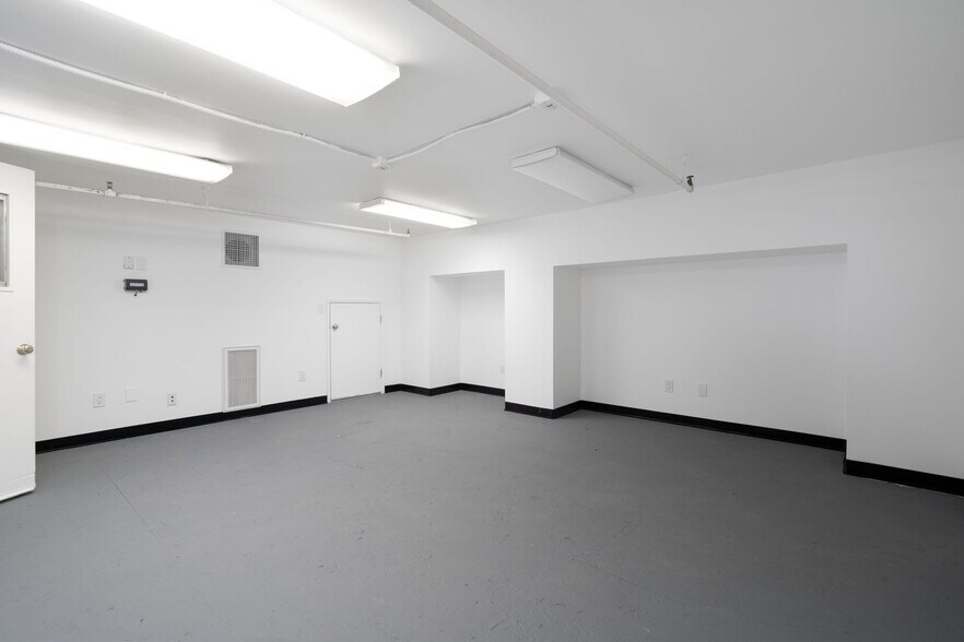 More Photos Of 320 Kentucky St, Bakersfield Manufacturing For Sale