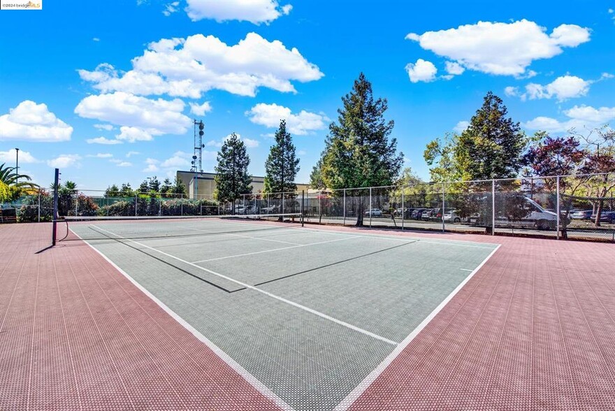 More Photos Of 11 Embarcadero West, Oakland Office For Sale