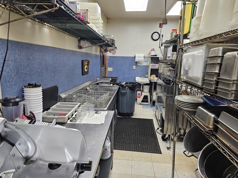 More Photos Of 2667 Erie Dr, Weedsport Restaurant For Sale