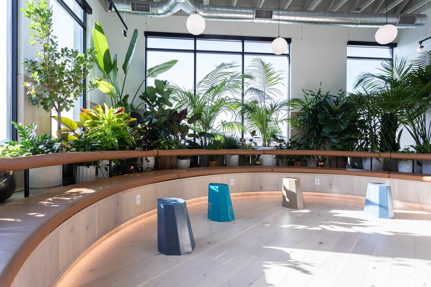 More Photos Of 412 W Rivers Edge Dr, Provo Coworking Space