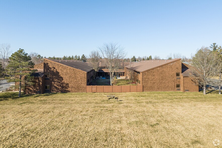 More Photos Of 1629 W Maumee St, Adrian Hotel For Sale