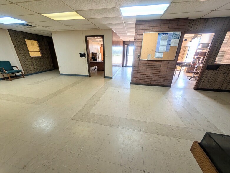 More Photos Of 1469 US Highway 59, Moran Manufacturing For Sale