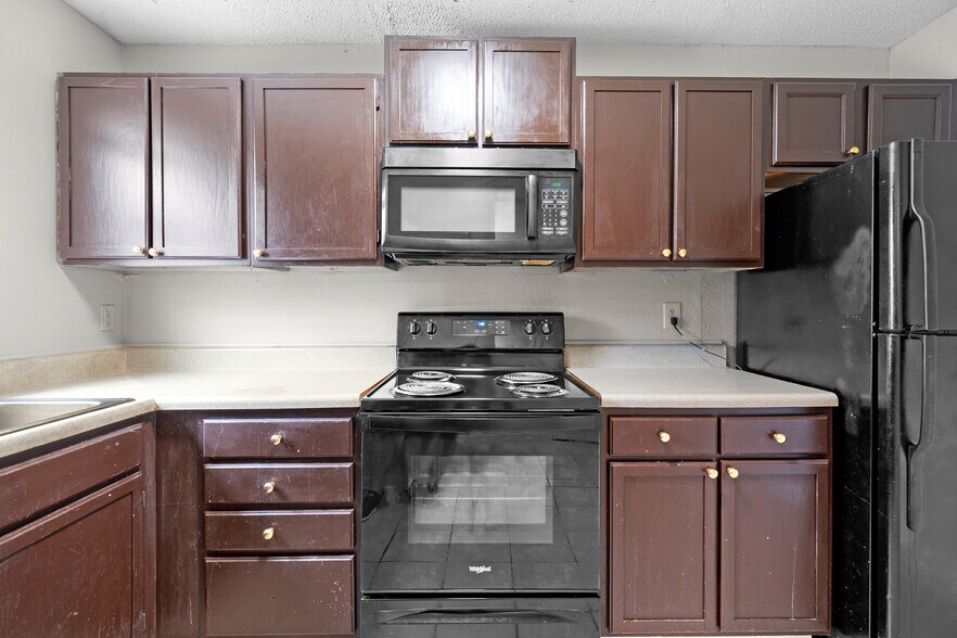 More Photos Of 7234 Tara Blvd, Jonesboro Apartments For Sale