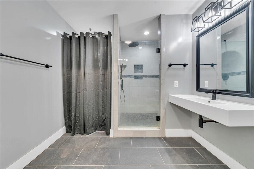 More Photos Of 81 5th Ave, Collinsville Manufacturing For Sale