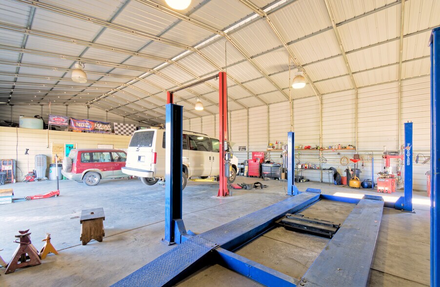 More Photos Of 77 Plymouth Ave, Quartzsite Service For Sale