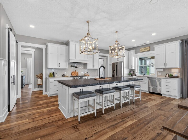 More Photos Of 15306 Covington Rd, Fort Wayne Flex For Sale