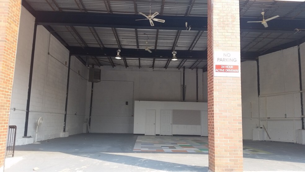 More Photos Of 518 Timpson Pl, Bronx Warehouse For Lease
