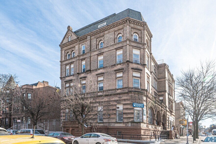 More Photos Of 19 Rogers Ave, Brooklyn Office For Lease