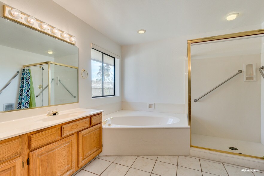 More Photos Of 14414 N 29th St, Phoenix Assisted Living For Lease