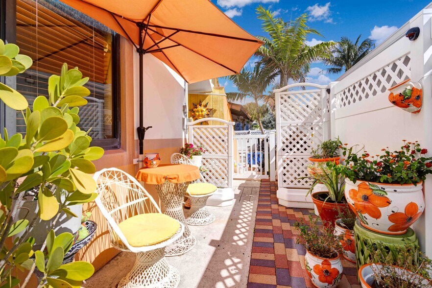 More Photos Of 4525 El Mar Dr, Lauderdale-by-the-Sea Hotel For Sale