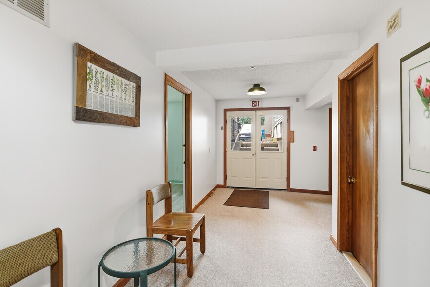 More Photos Of 131 Main St, Hatfield Loft Creative Space For Lease