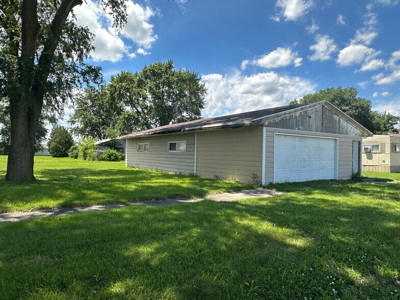 More Photos Of 2405 E Court St, Kankakee Land For Sale