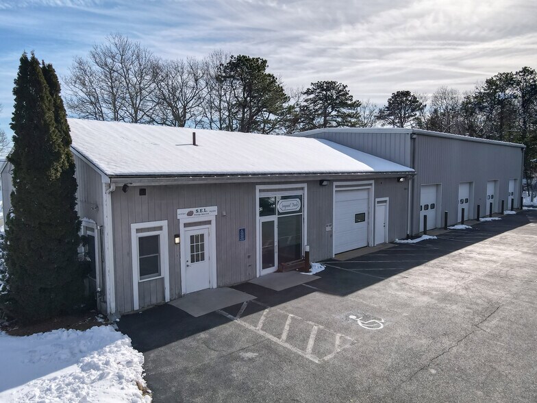 Primary Photo Of 7 Colonel Dr, Bourne Auto Repair For Sale
