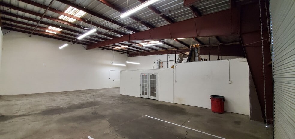 More Photos Of 1231 S Buena Vista St, San Jacinto Service For Lease