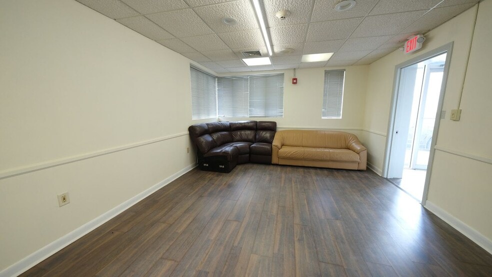 More Photos Of 761 Park Ave, Cranston Medical For Sale