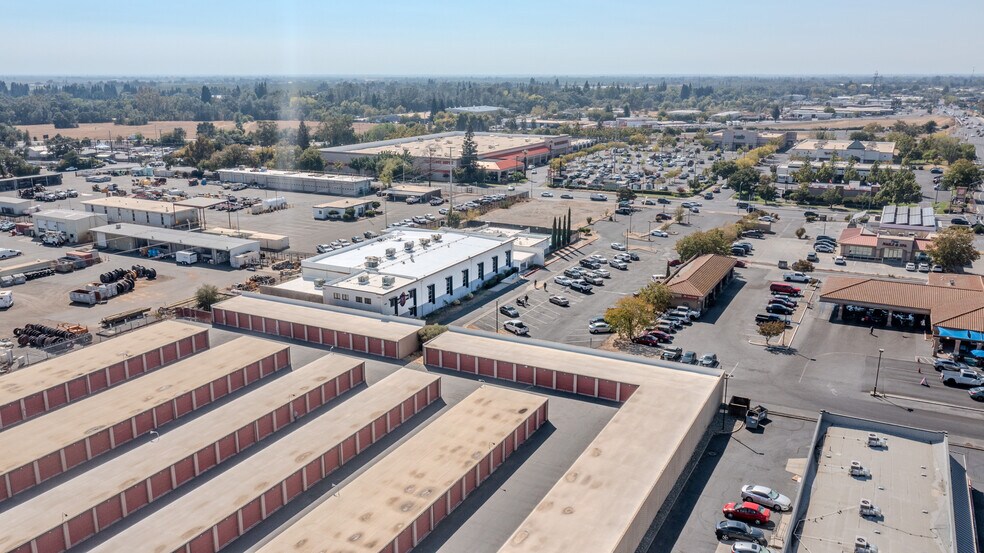 More Photos Of 1026 Skyway, Chico Health Club For Sale