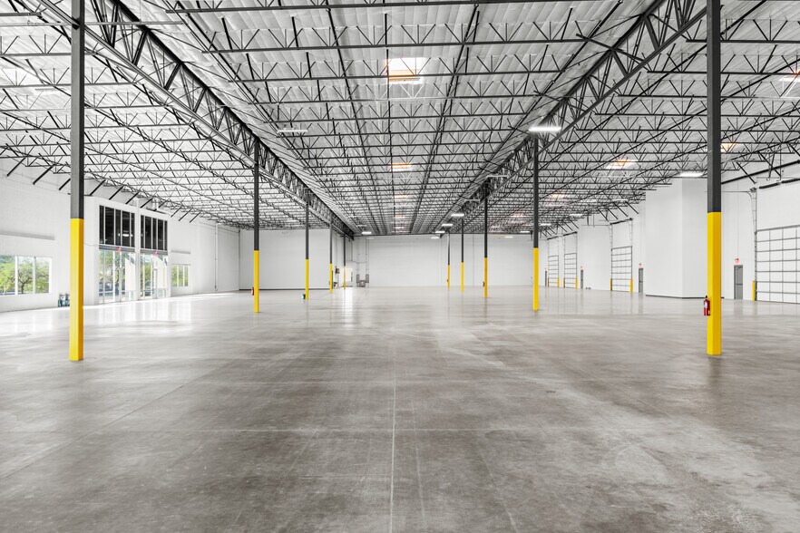 More Photos Of 2908 W Deer Valley Rd, Phoenix Warehouse For Sale