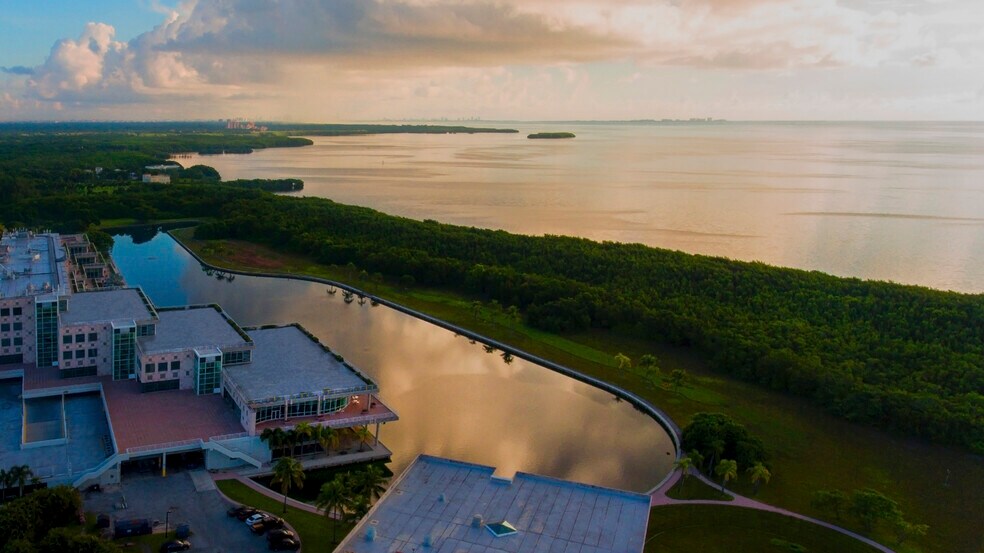 More Photos Of 17777 Old Cutler Rd, Miami Office For Lease