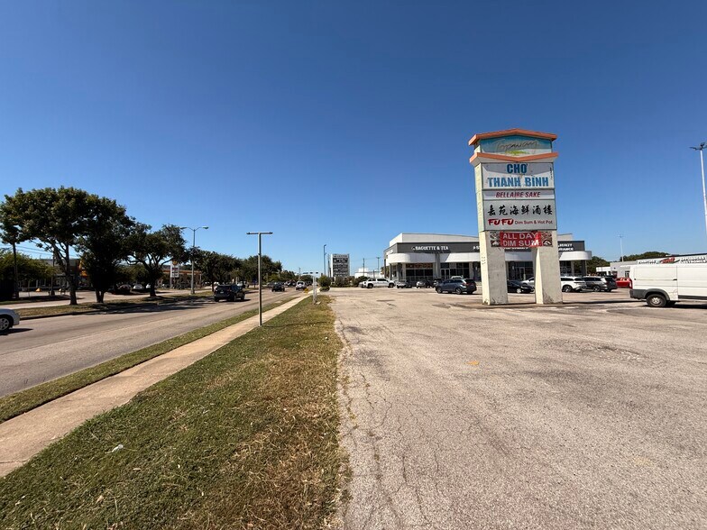 More Photos Of 11810 Bellaire Blvd, Houston Land For Lease