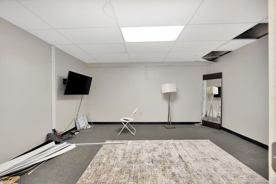 More Photos Of 3-7 Stuckhardt Rd, Trotwood Storefront Retail Office For Sale