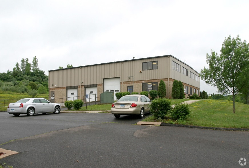 More Photos Of 7 Progress Dr, Cromwell Service For Sale