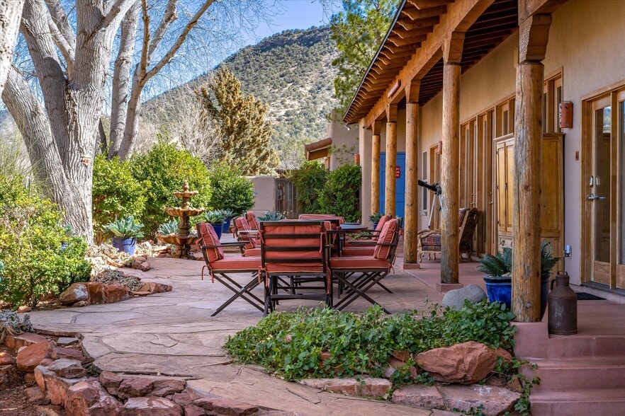 More Photos Of 10 Rojo Dr, Sedona Hotel For Sale