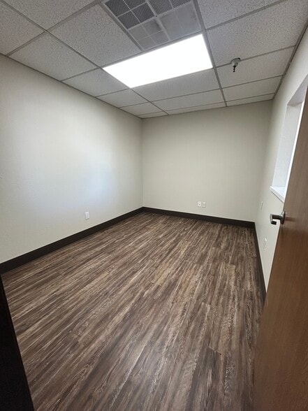 More Photos Of 5720 Roseville Rd, Sacramento Unknown For Lease