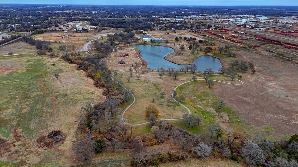 More Photos Of 400 W Martin Luther King Blvd, Duncan Sports And Entertainment For Sale