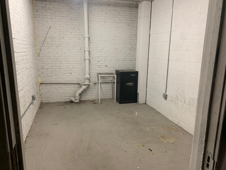 More Photos Of 1901 W Courtland St, Philadelphia Manufacturing For Sale