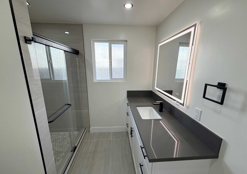 More Photos Of 564 W MacArthur Ave, San Pedro Apartments For Sale