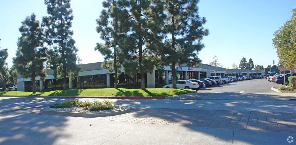 More Photos Of 706-754 E Arrow Hwy, Covina Office For Lease