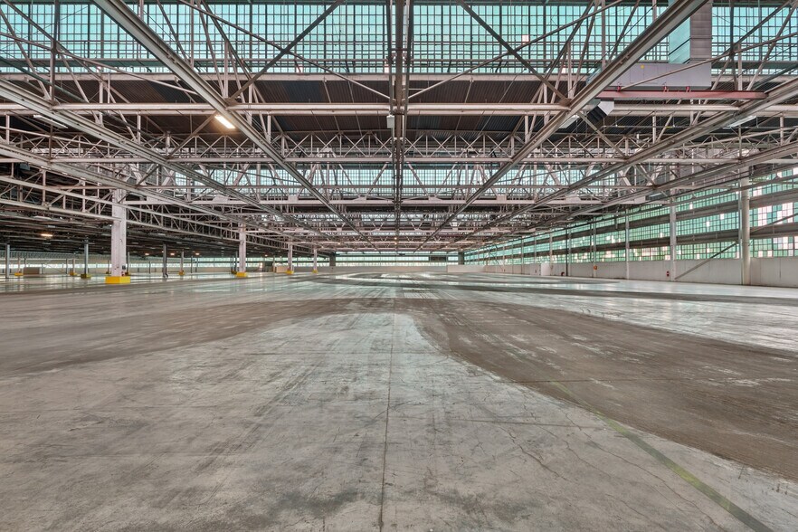 More Photos Of 2800 Eastern Blvd, Middle River Distribution For Lease