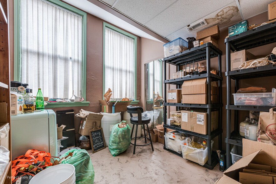 More Photos Of 1956 Ridge Rd, Homewood Storefront Retail Residential For Lease