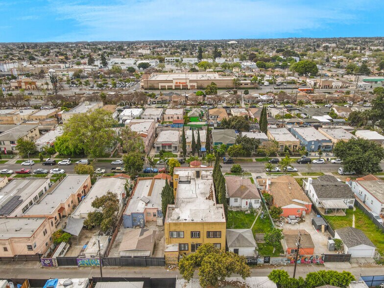 More Photos Of 1061 W 57th St, Los Angeles Apartments For Sale
