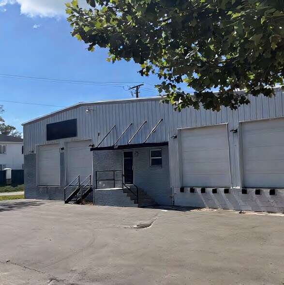 Primary Photo Of 5007 S Westshore Blvd, Tampa Warehouse For Sale