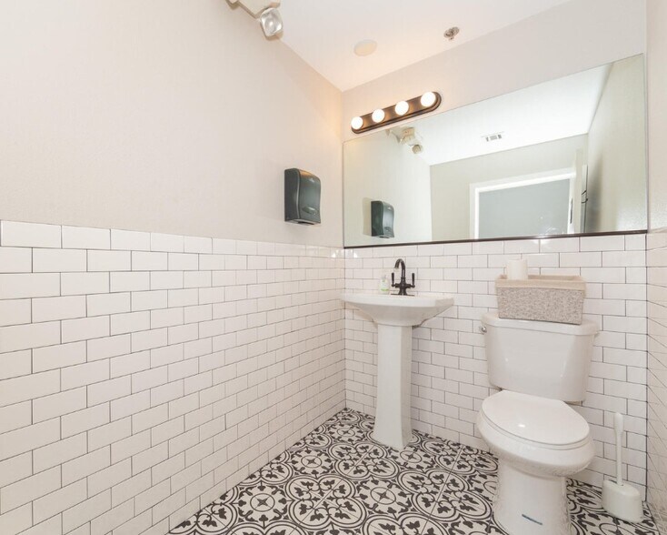 More Photos Of 415 S Main St, Cottonwood Storefront Retail Office For Sale