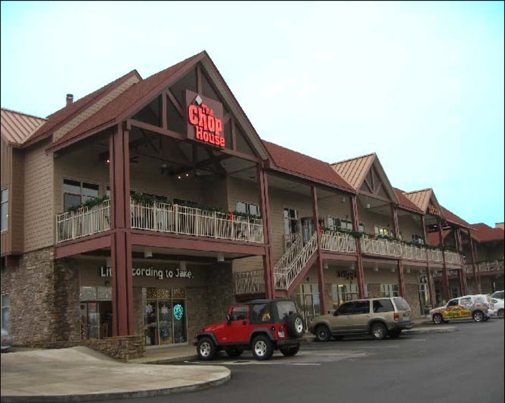 More Photos Of 3609 Outdoor Sportsmans Pl, Kodak General Retail For Lease