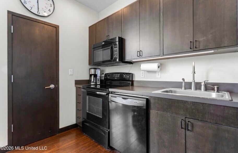 More Photos Of 443 Main St, Bay St Louis Office Residential For Sale