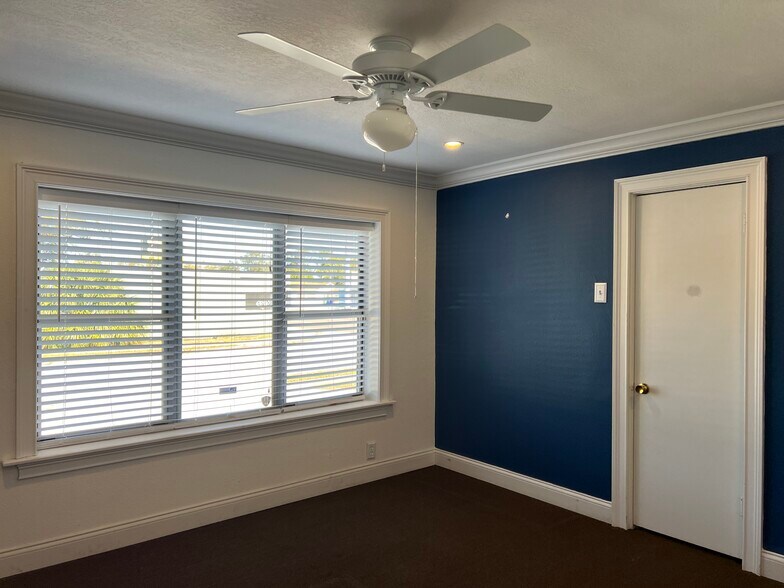More Photos Of 1550 S Missouri Ave, Clearwater Freestanding For Sale