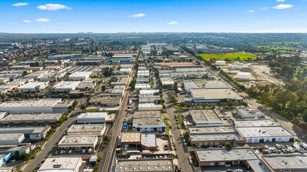 More Photos Of 17702-17722 Metzler Ln, Huntington Beach Service For Sale