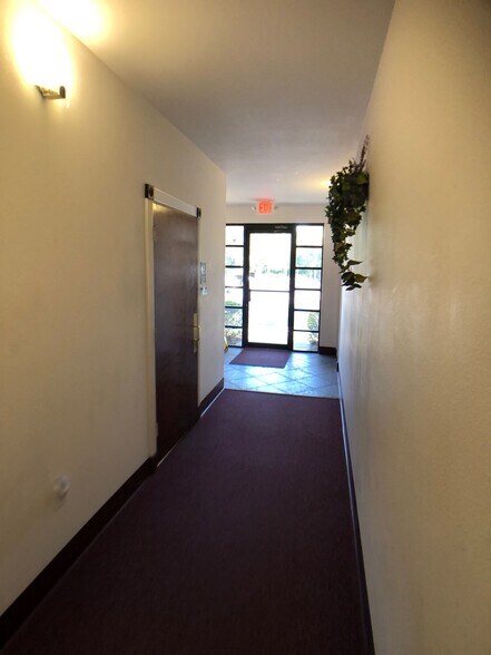 More Photos Of 165 Sabal Palm Dr, Longwood Medical For Lease
