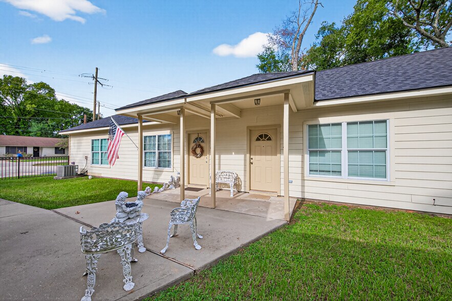 More Photos Of 104 Longstreet Rd, Willis Apartments For Sale