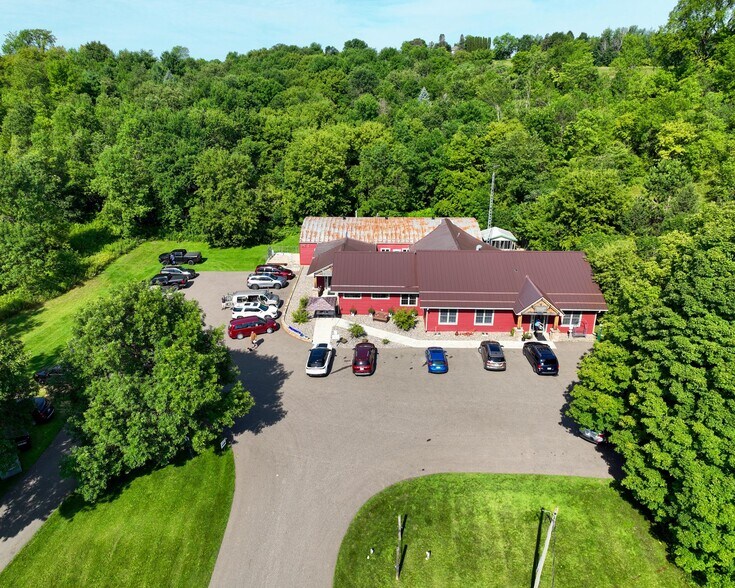 More Photos Of 308 Syme Ave, Glenwood City Veterinarian Kennel For Sale