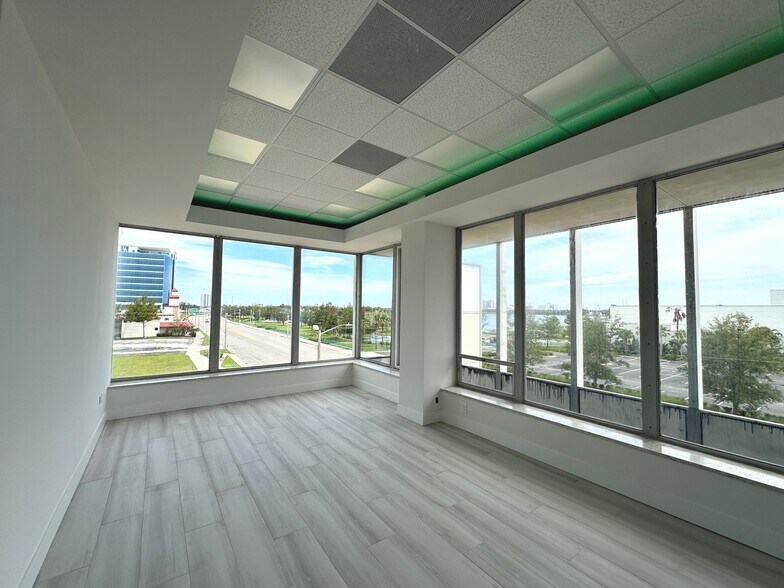 More Photos Of 226-230 N Beach St, Daytona Beach Office For Sale