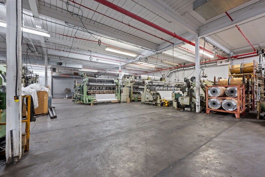More Photos Of 312 W Luther Ave, Liberty Manufacturing For Sale