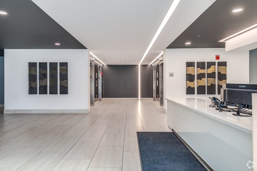 More Photos Of 511 N Broadway, Milwaukee Office For Lease