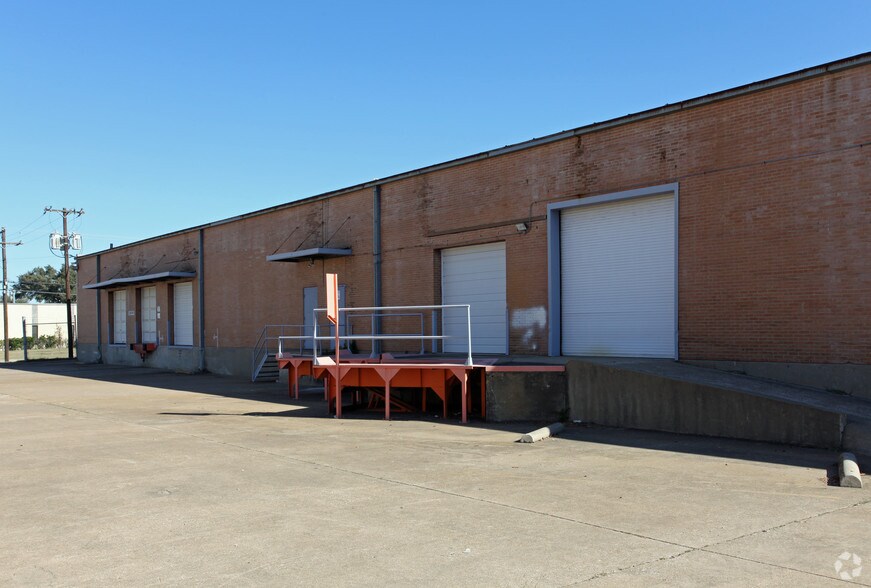 More Photos Of 4707 S Westmoreland Rd, Dallas Manufacturing For Lease
