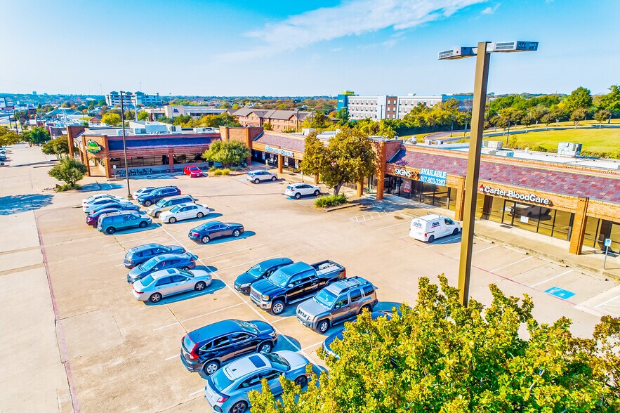 More Photos Of 1701-1833 Airport Fwy, Bedford General Retail For Lease