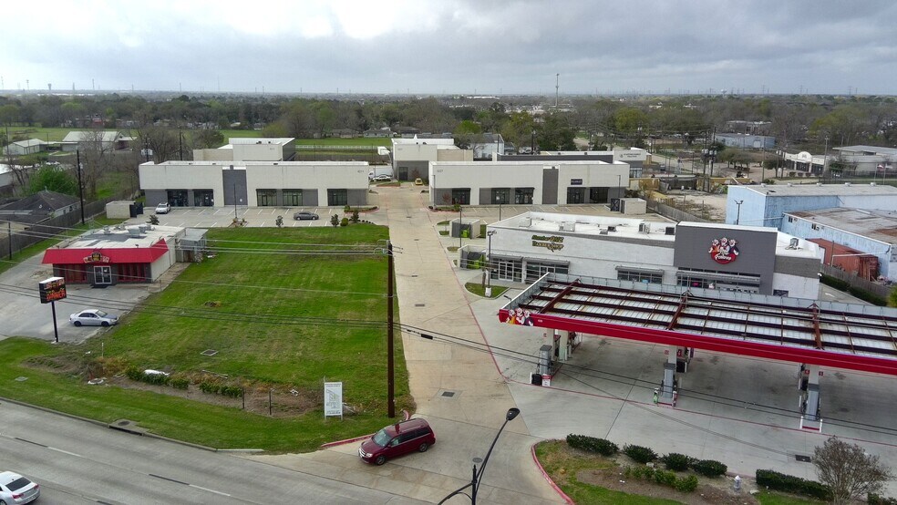 More Photos Of 4133 S Main St, Stafford Restaurant For Lease