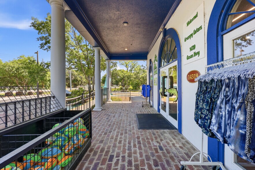 More Photos Of 14319 Ocean Hwy, Pawleys Island General Retail For Sale